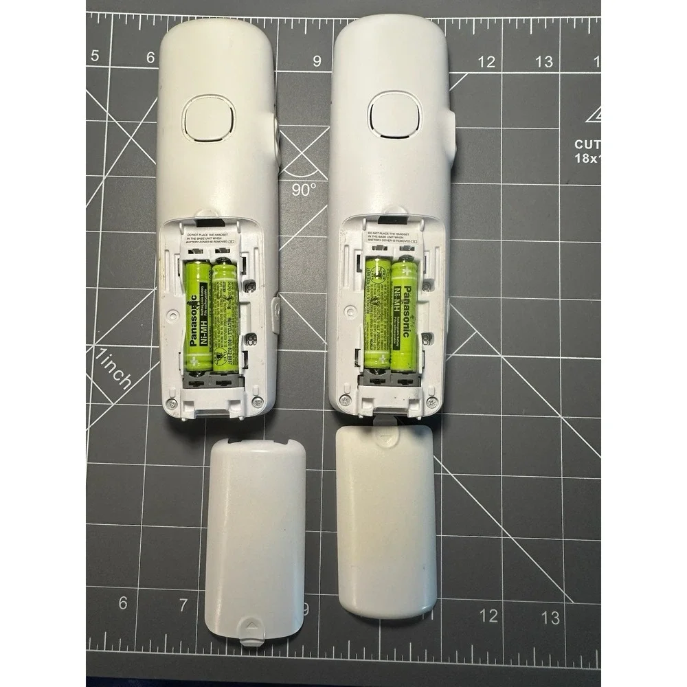 2 Handsets! Panasonic KX-TGEA20 Handsets w/ Ni-MH Batts. KX-TGE260 Base Charger